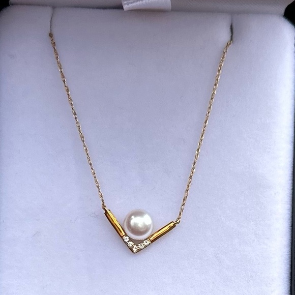 NWT Freshwater Pearl and 1/10 ct t.w White Topaz Necklace 10k Yellow Gold 18 in - Picture 3 of 11